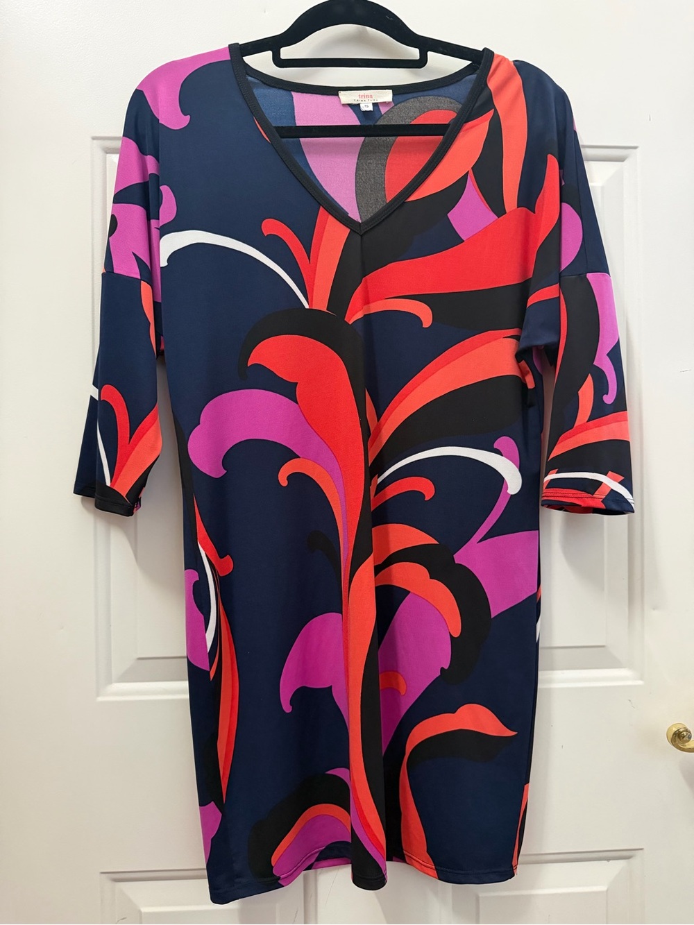 Trina Turk Vinet Scrolling Floral 3/4 Sleeve Mini Dress S Vneck Stretch Resort